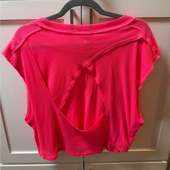 FREE PEOPLE MOVEMENT Open Back Muscle Tank Top Hot Pink Workout Ribbed Tee Sz XL - Picture 1 of 5